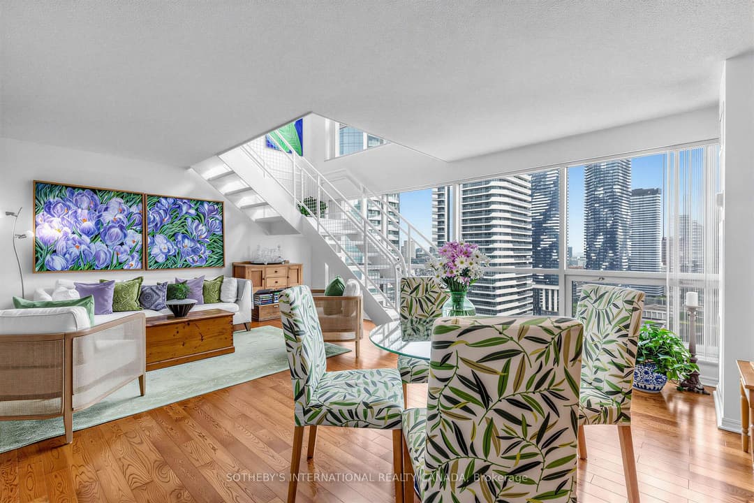 10 Yonge Street Unit 2809, Downtown Toronto / Waterfront