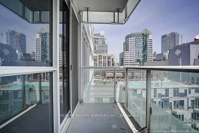 300 Front Street Unit 1608, Downtown Toronto / Waterfront