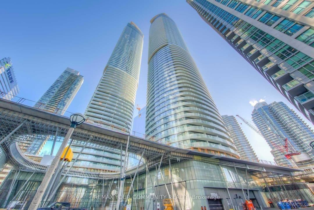 14 York Street Unit 1709, Downtown Toronto / Waterfront