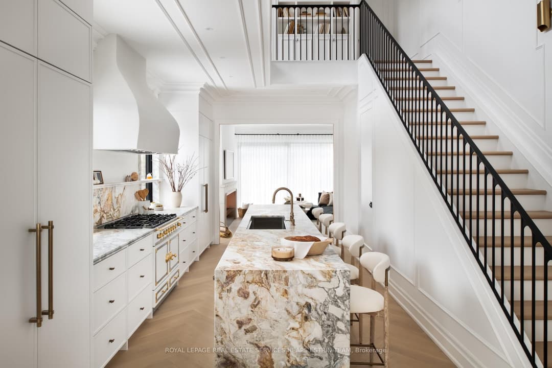 23 Lippincott Street, Downtown Toronto / Waterfront