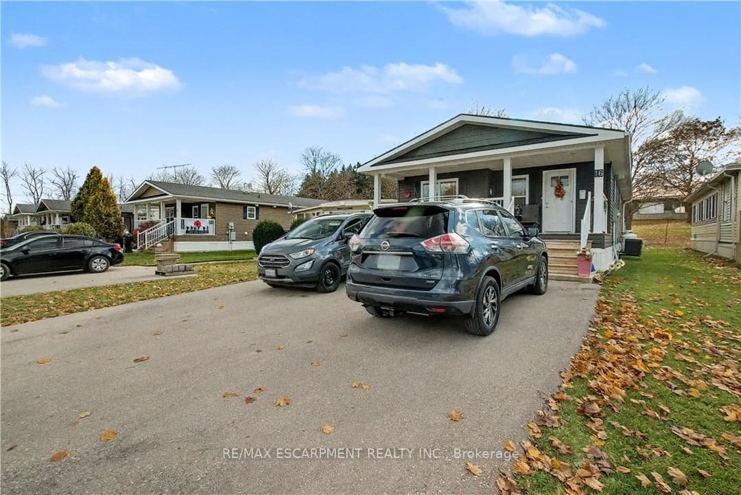 Virtual tour of 1429 Sheffield Road Unit 16, Hamilton