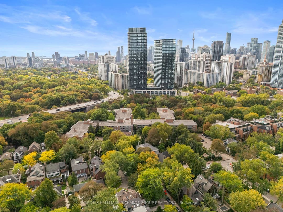 21 Dale Avenue Unit 845, Rosedale / Moore Park