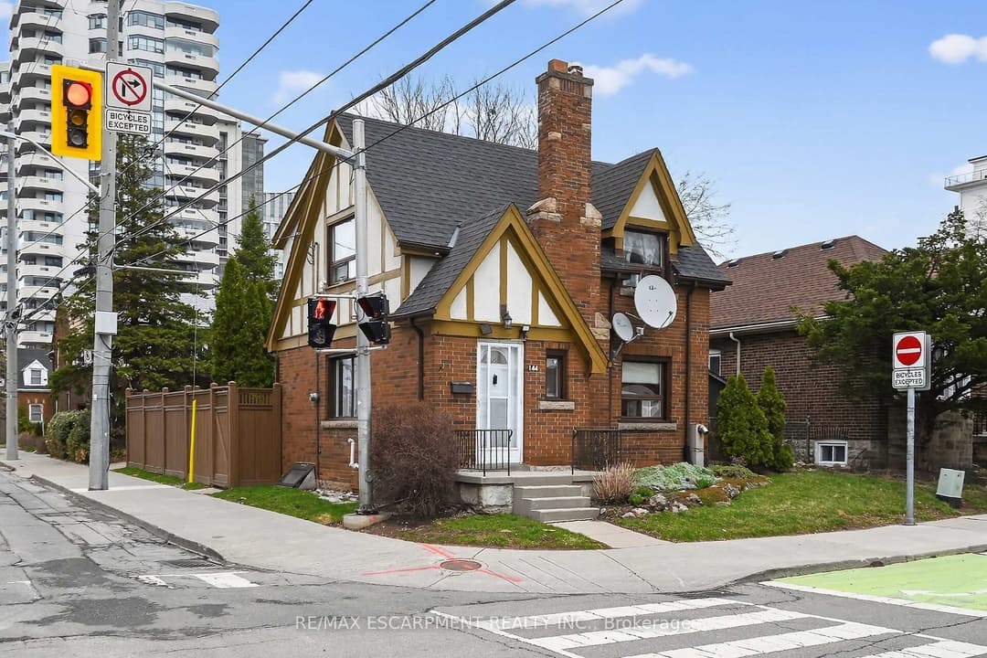 144 Hunter Street, Hamilton