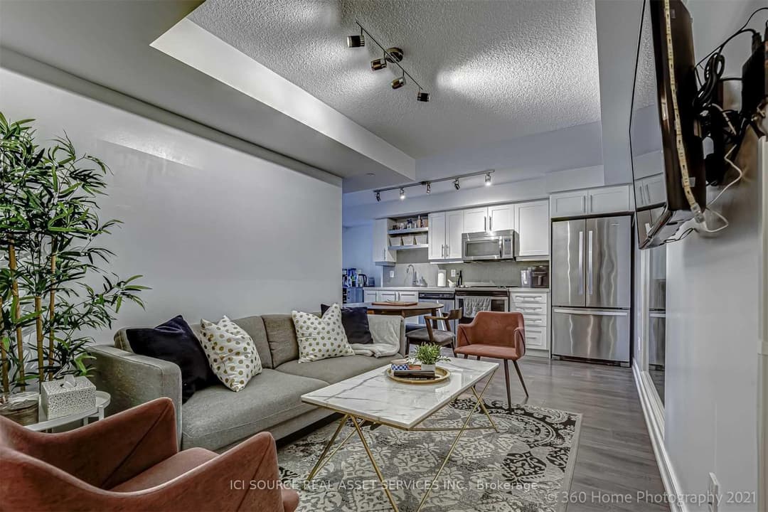 525 Adelaide Street Unit 1020, Downtown Toronto / Waterfront