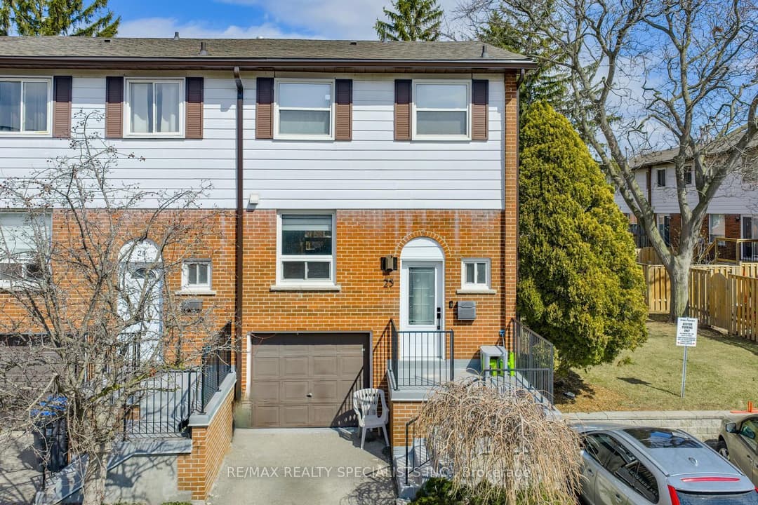 2445 Homelands Drive Unit 25, Mississauga