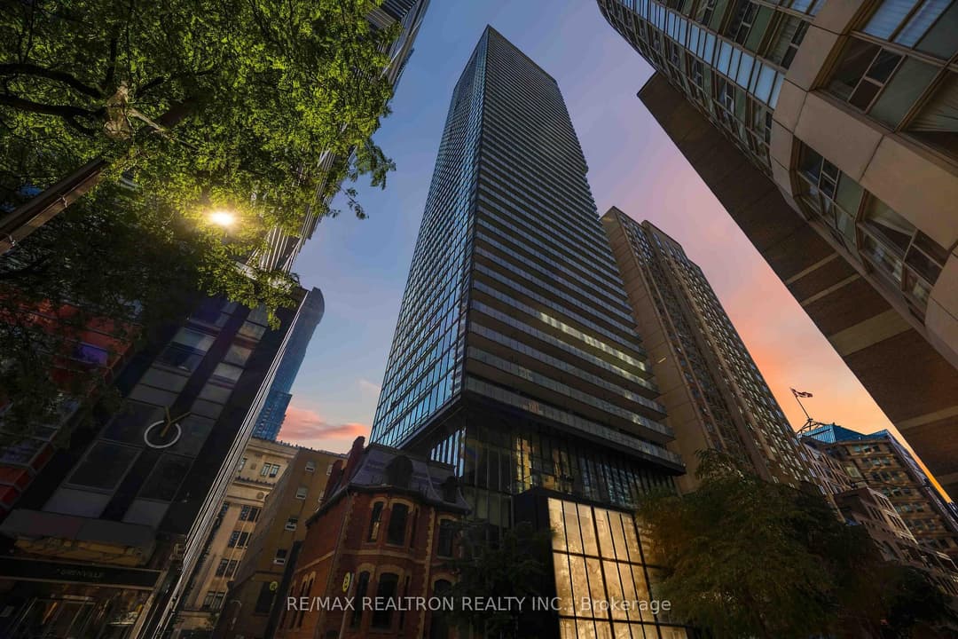 15 Grenville Street Unit 4102, Downtown Toronto / Waterfront