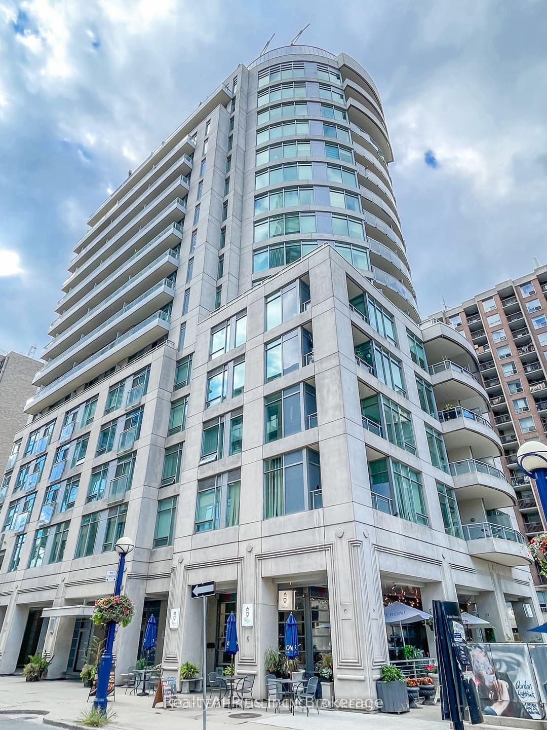 8 Scollard Street Unit 304, Annex / Yorkville / Summerhill