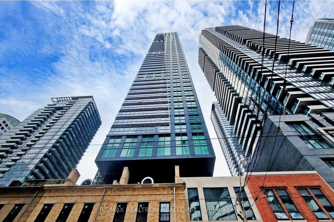 327 King Street Unit 4105, Downtown Toronto / Waterfront