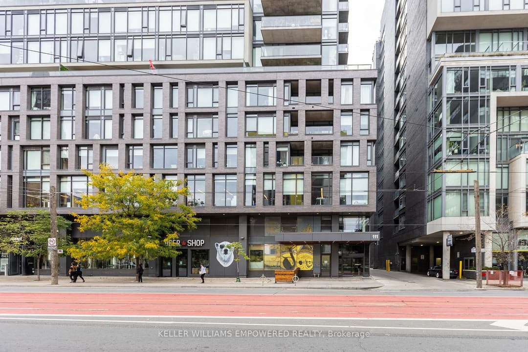 Virtual tour of 111 Bathurst Street Unit 717, Downtown Toronto / Waterfront
