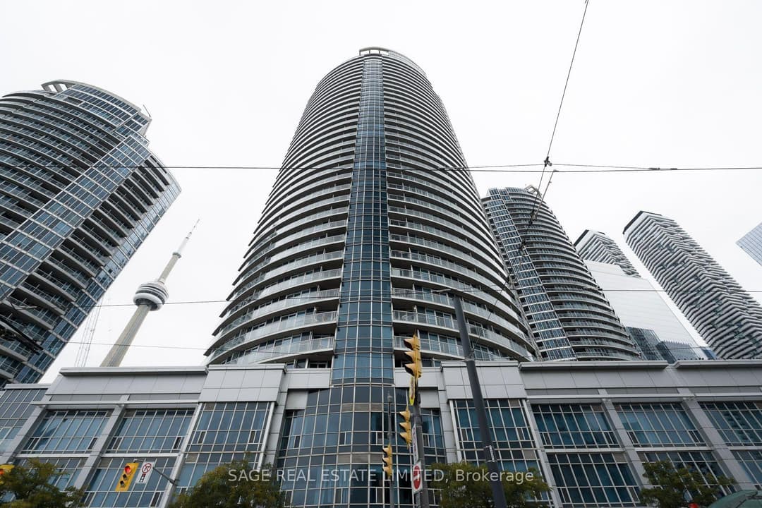 208 Queens Quay Unit 1705, Downtown Toronto / Waterfront