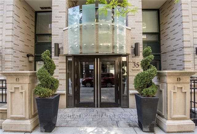 35 Hayden Street Unit 1606, Regent Park / Cabbagetown / St. James Town