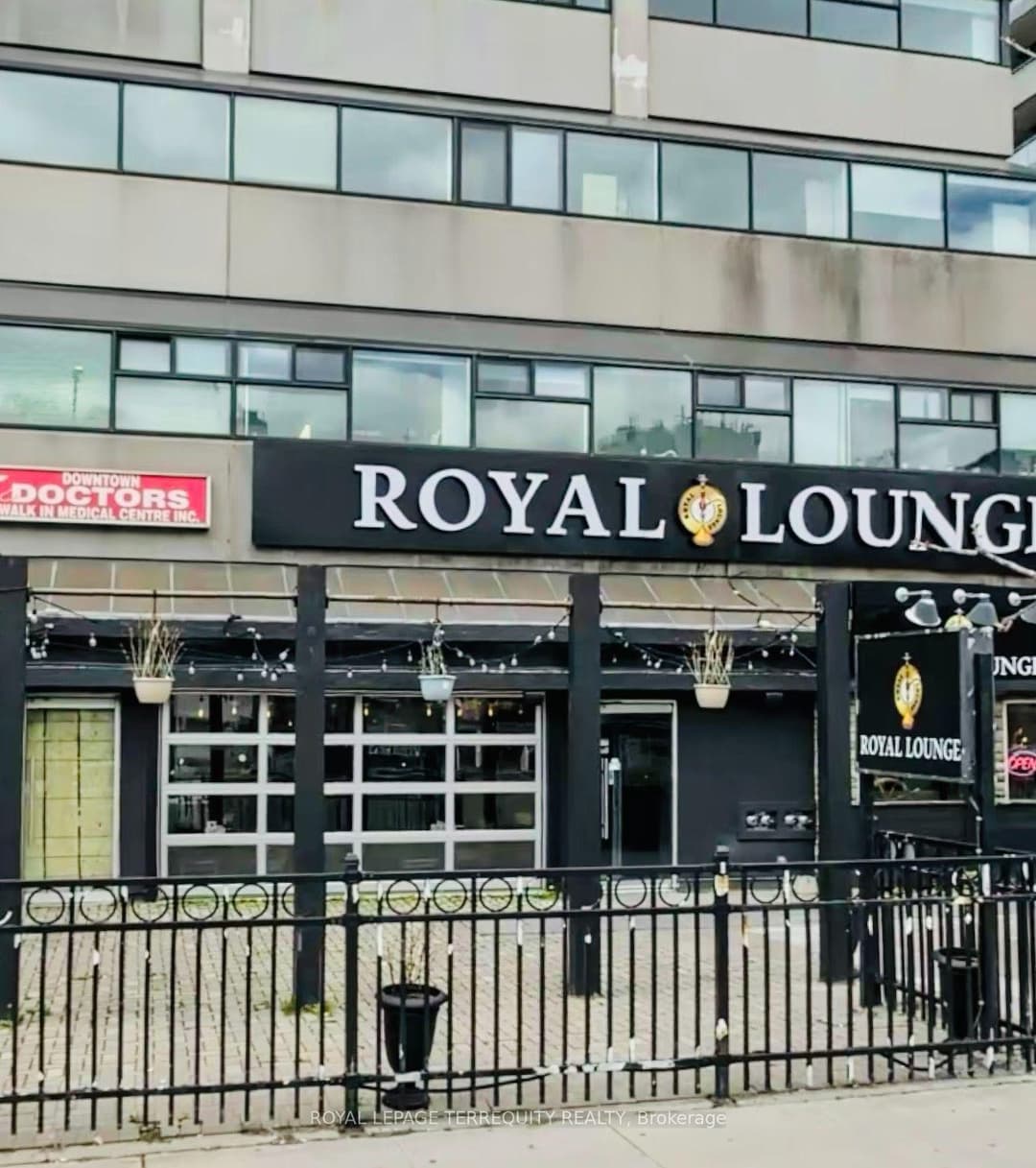720 Spadina Avenue Unit 805, Downtown Toronto / Waterfront