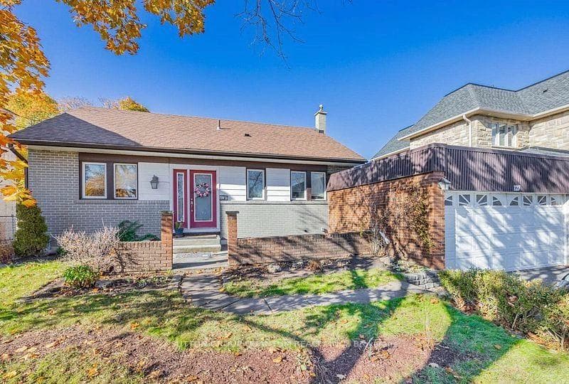 127 Mayfield Drive, Oakville