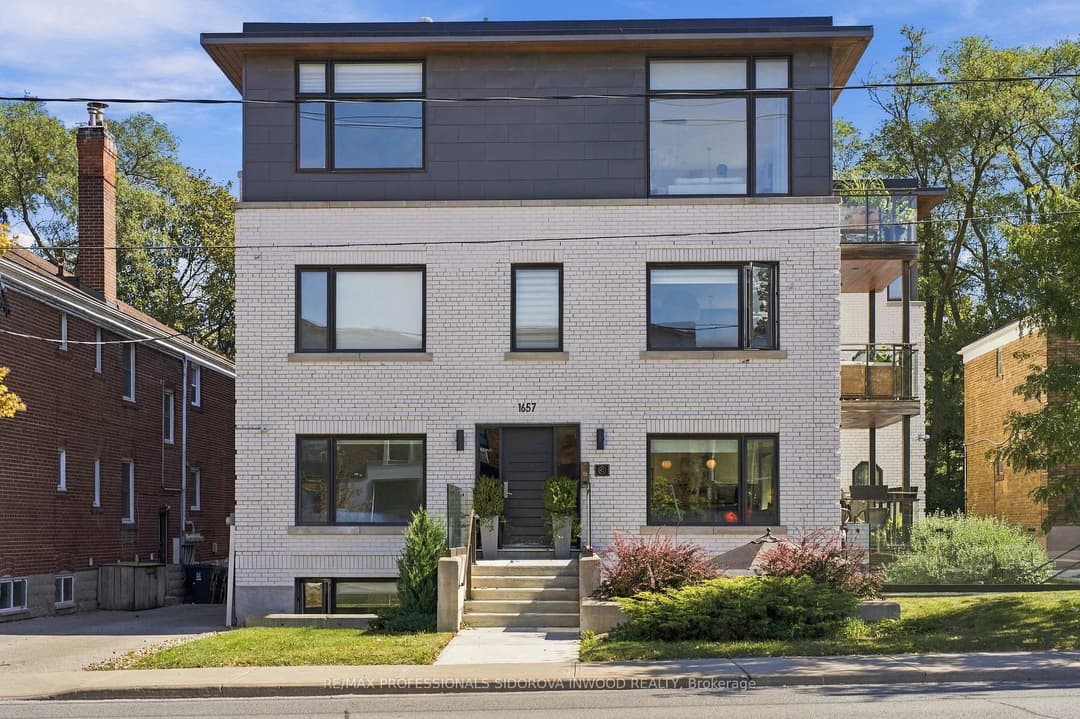 1657 Bathurst Street Unit 2A, Forest Hill / Deer Park