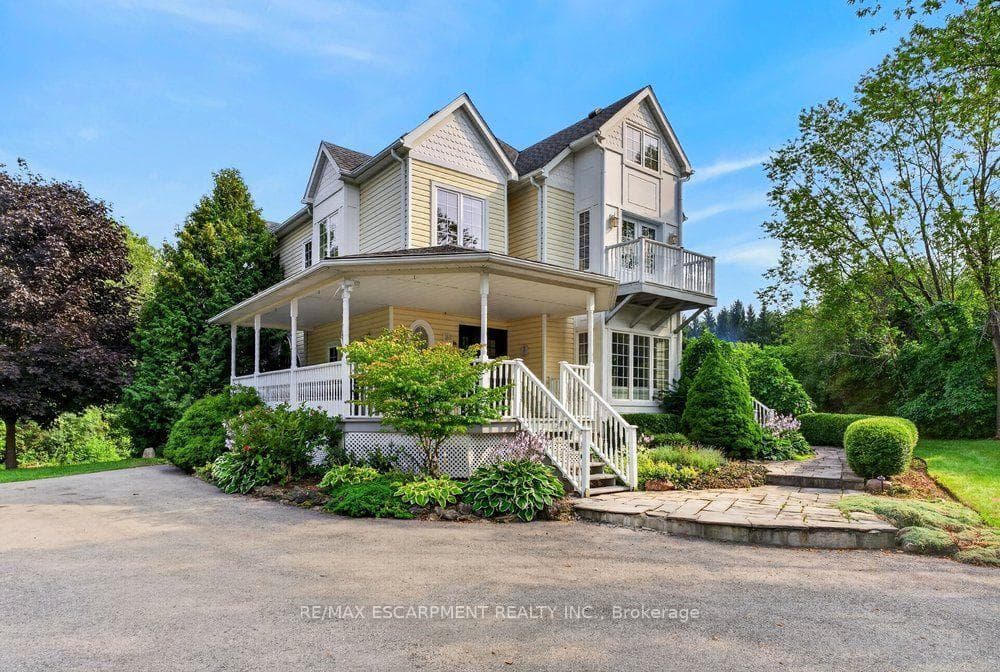 Custom built home — 110 Concession 11 Road, Hamilton