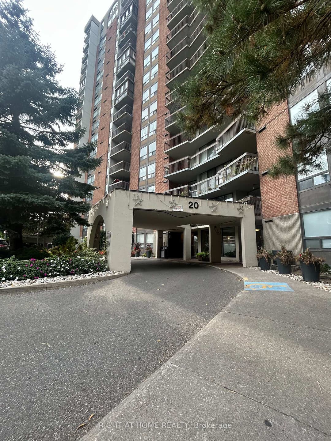 20 Mississauga Valley Boulevard Unit 1801, Mississauga