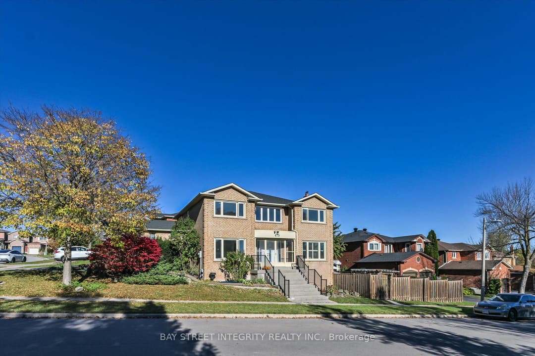 1225 Winterbourne Drive, Oakville