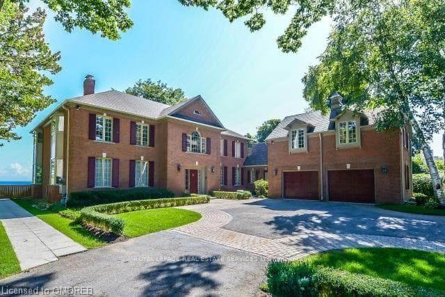 16 Ennisclare Drive, Oakville