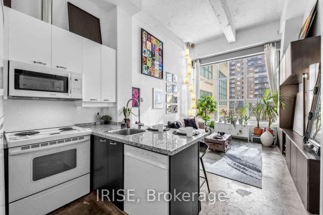 Virtual tour of 135 Dalhousie Street Unit 201, Regent Park / Cabbagetown / St. James Town