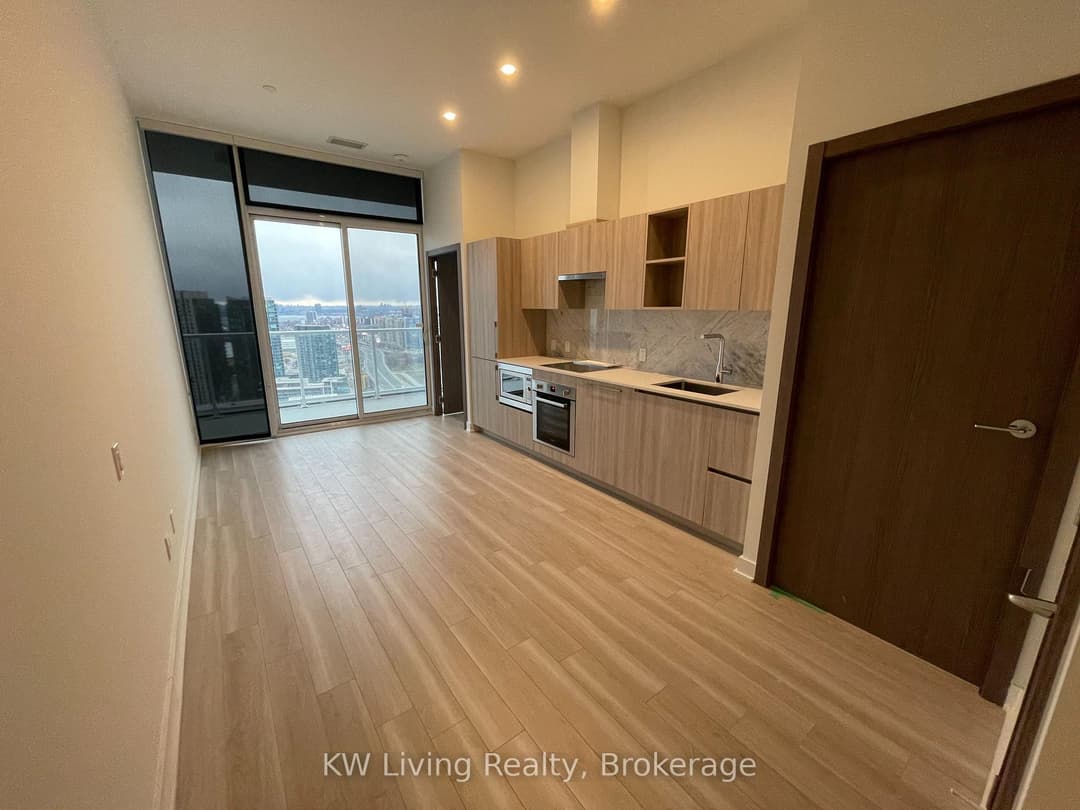 19 Bathurst Street Unit 4202, Downtown Toronto / Waterfront