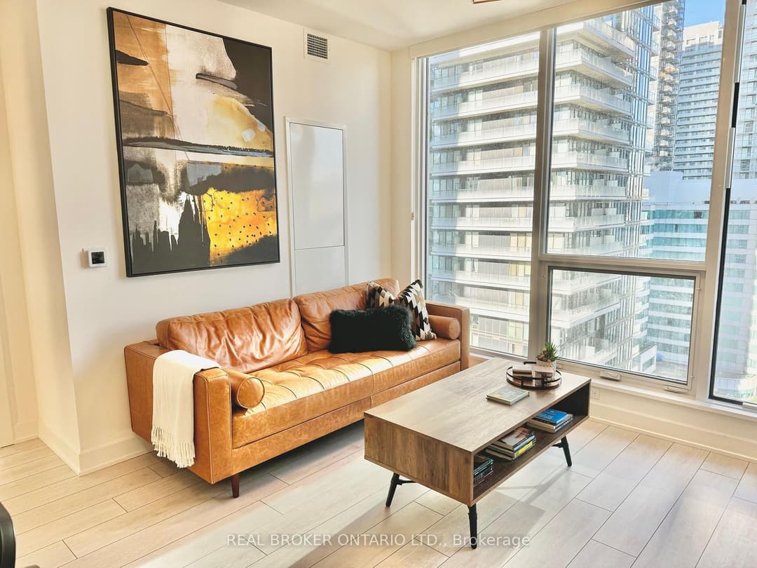 35 Mercer Street Unit 1913, Downtown Toronto / Waterfront