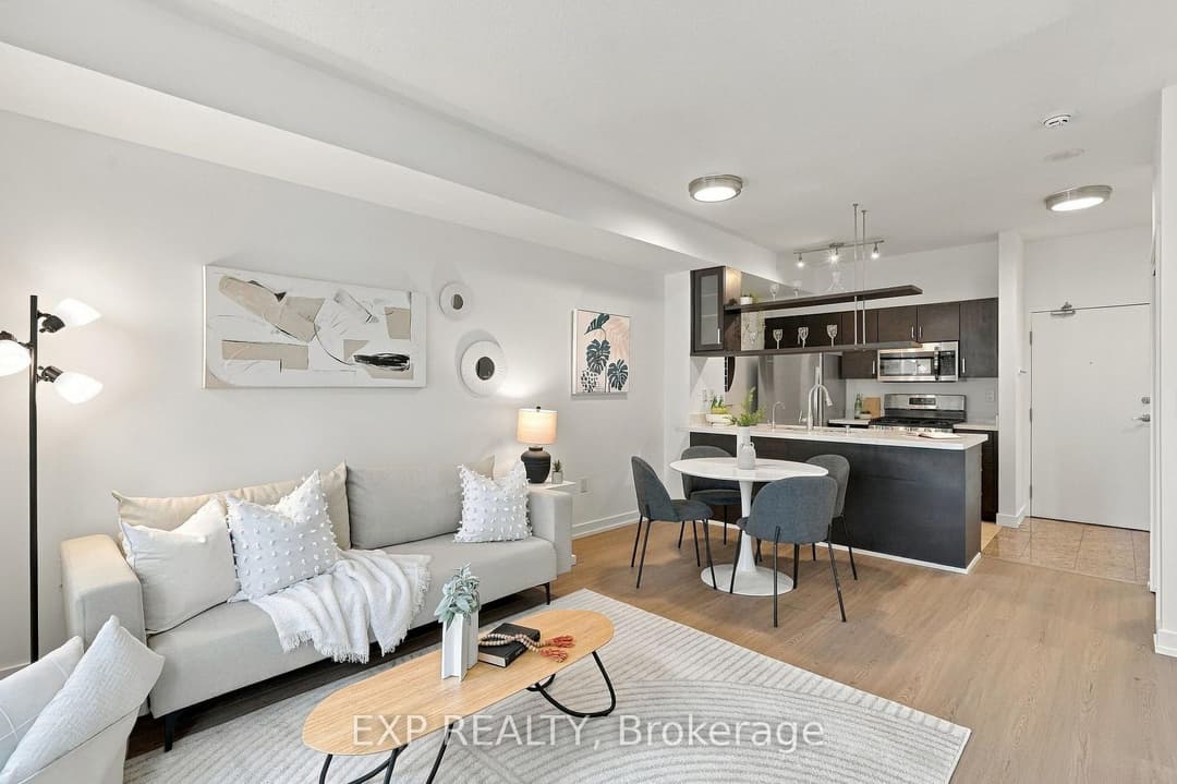 9 Spadina Avenue Unit 301, Downtown Toronto / Waterfront