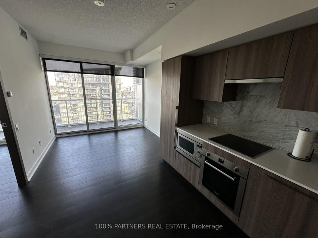 17 Bathurst Street Unit 3507, Downtown Toronto / Waterfront