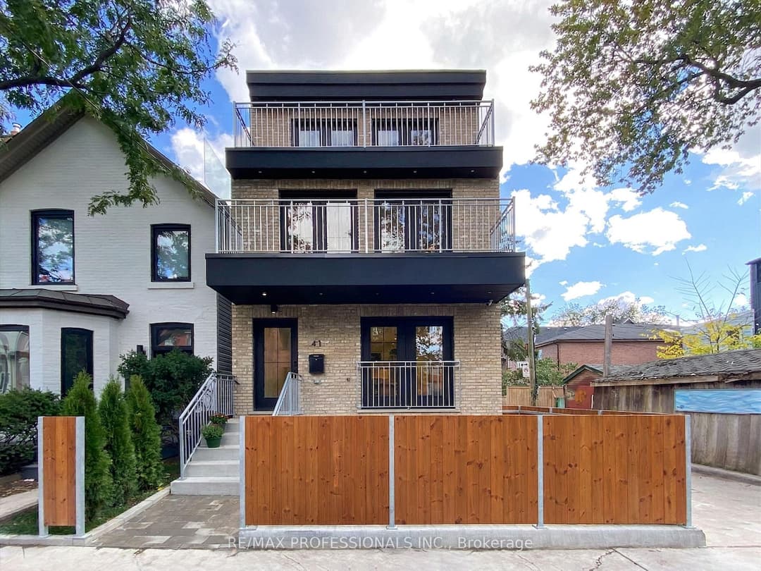 41 Rolyat Street, Downtown Toronto / Waterfront