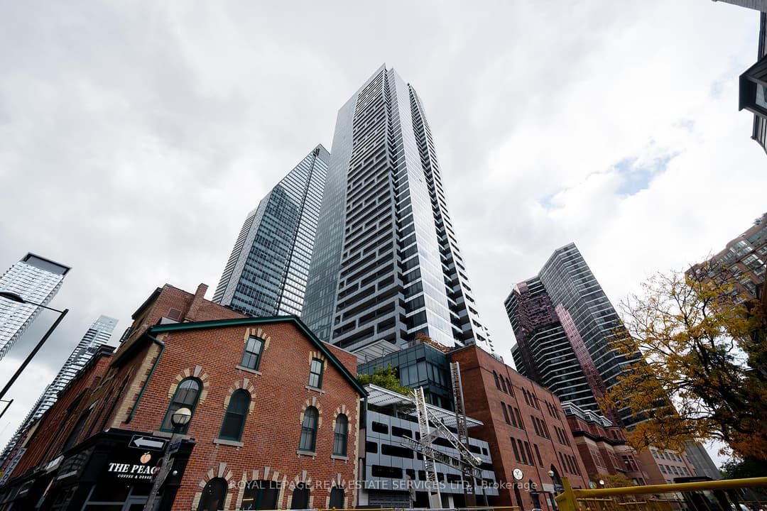 5 St Joseph Street Unit 3704, Downtown Toronto / Waterfront