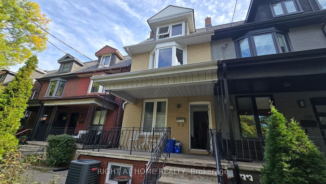 261 Grace Street, Downtown Toronto / Waterfront