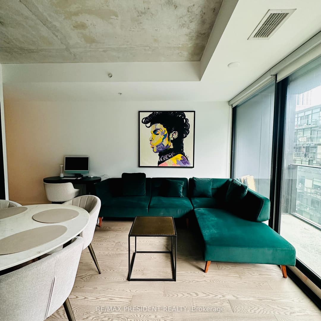 38 Stewart Street Unit 703, Downtown Toronto / Waterfront
