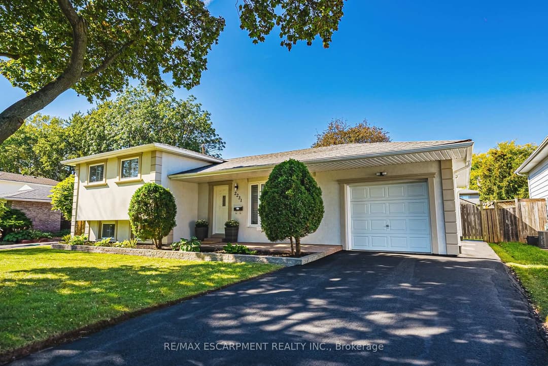 2231 Urwin Crescent, Oakville
