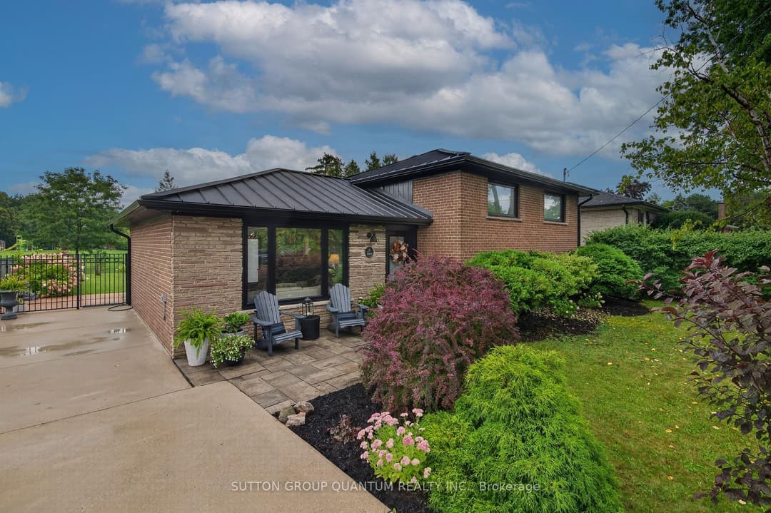2103 Seabrook Drive, Oakville