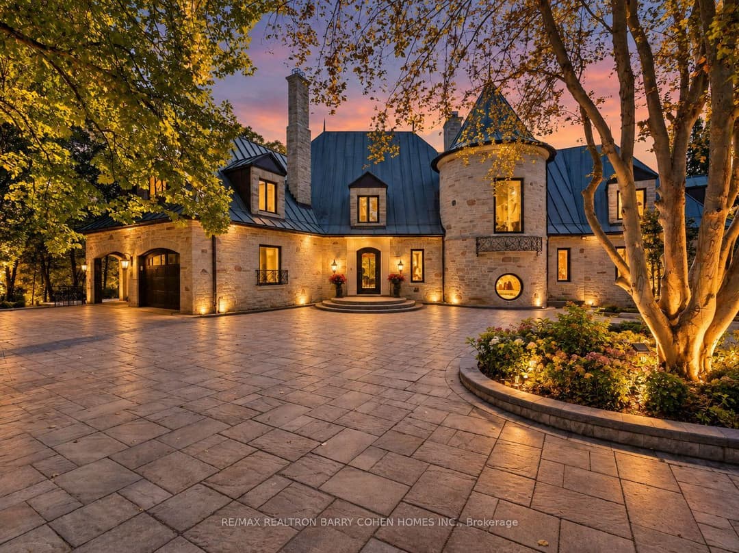 25 Tudor Gate, Bridle Path / York Mills / Hoggs Hollow