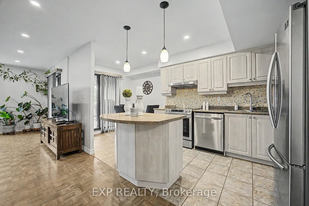 1000 Cedarglen Gate Unit 501, Mississauga