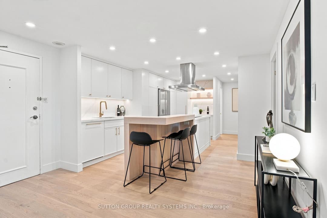 812 Burnhamthorpe Road Unit 1504, Etobicoke (Islington / Rexdale)