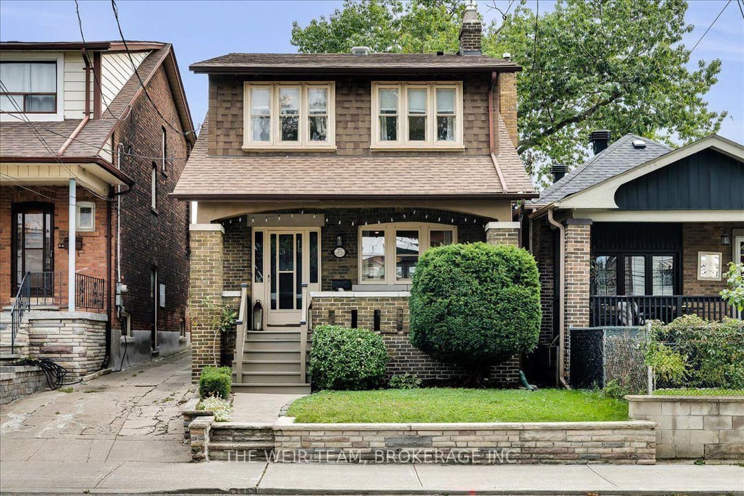 25 Oak Park Avenue, The Beaches / Upper Beaches