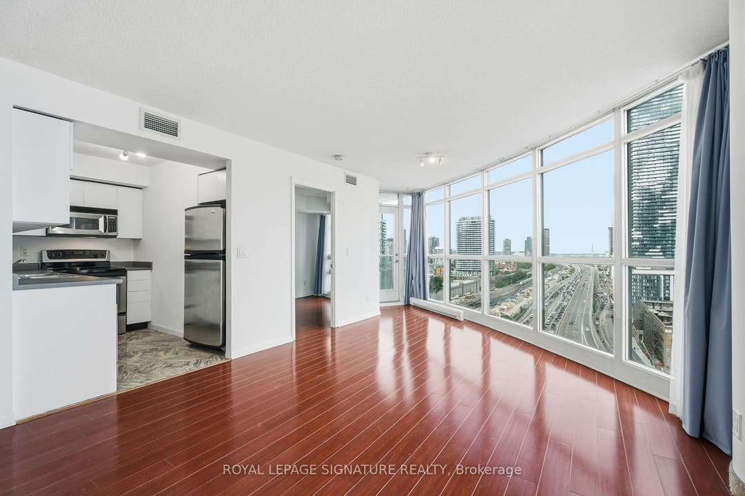 18 Yonge Street Unit 2011, Downtown Toronto / Waterfront
