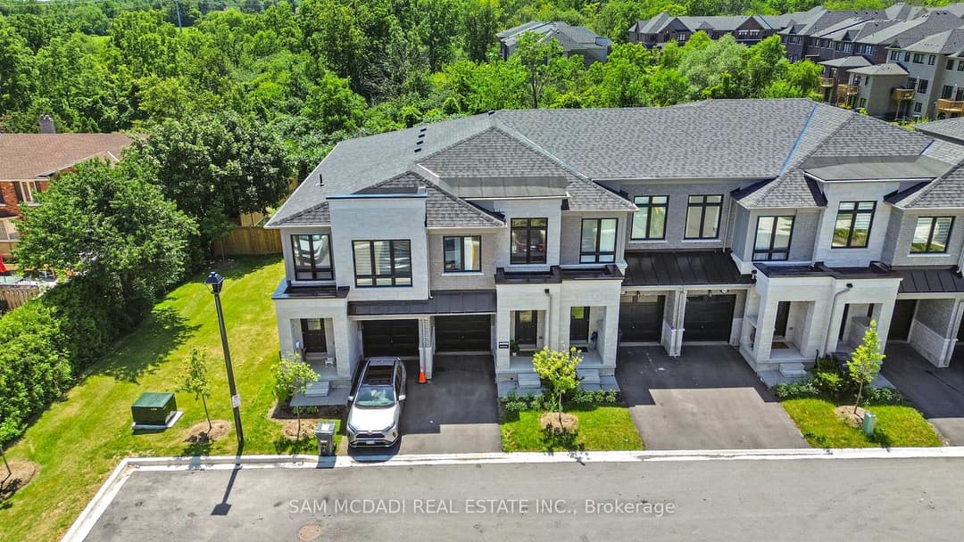 2076 Coppenwood Common, Burlington