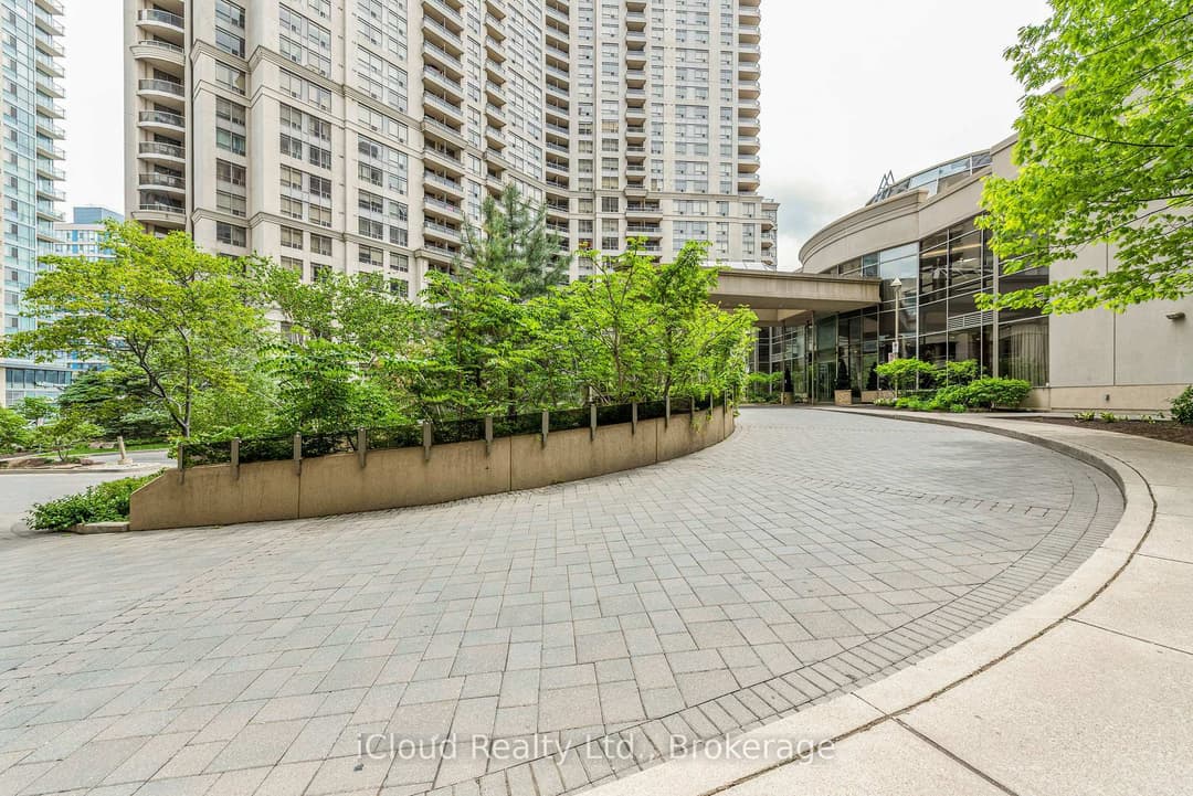 3888 Duke Of York Boulevard Unit 2521, Mississauga