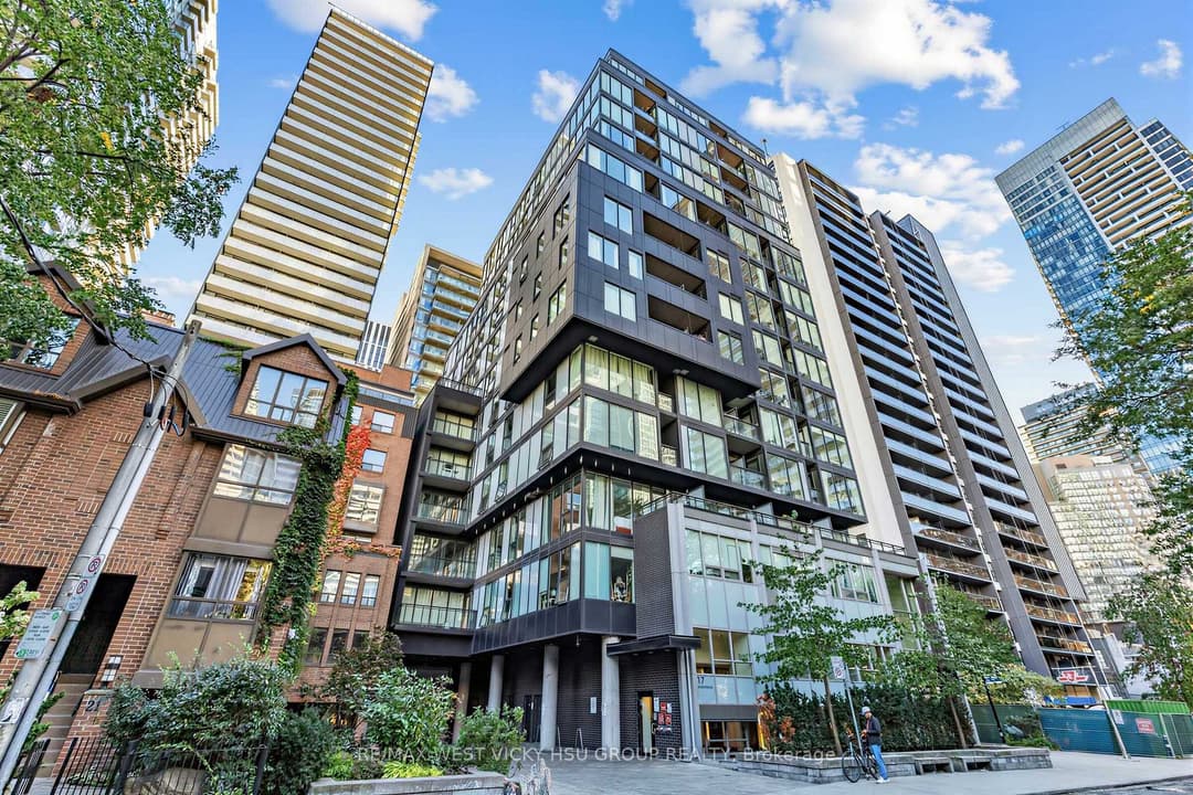 17 Dundonald Street Unit 305, Regent Park / Cabbagetown / St. James Town