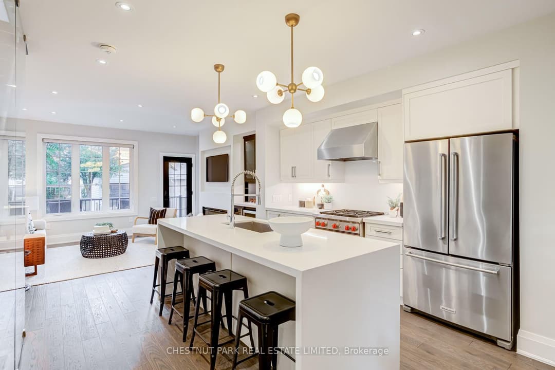 209 Atlas Avenue, Forest Hill / Deer Park