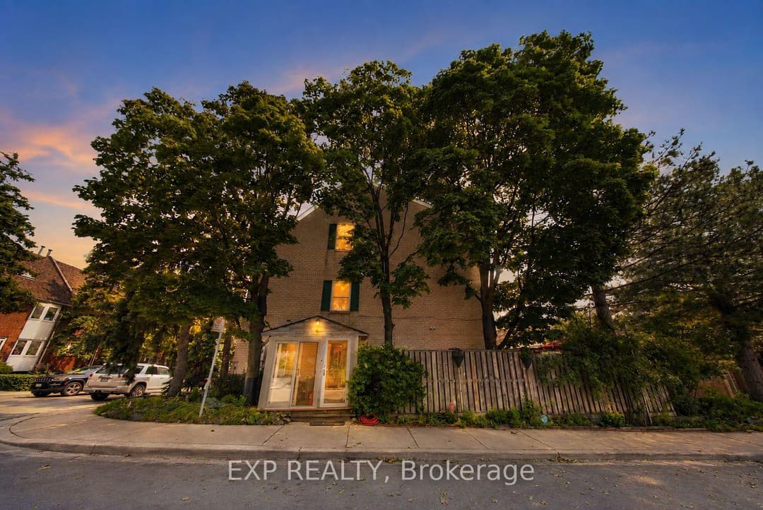 1 Quarry Court, Riverdale / Leslieville