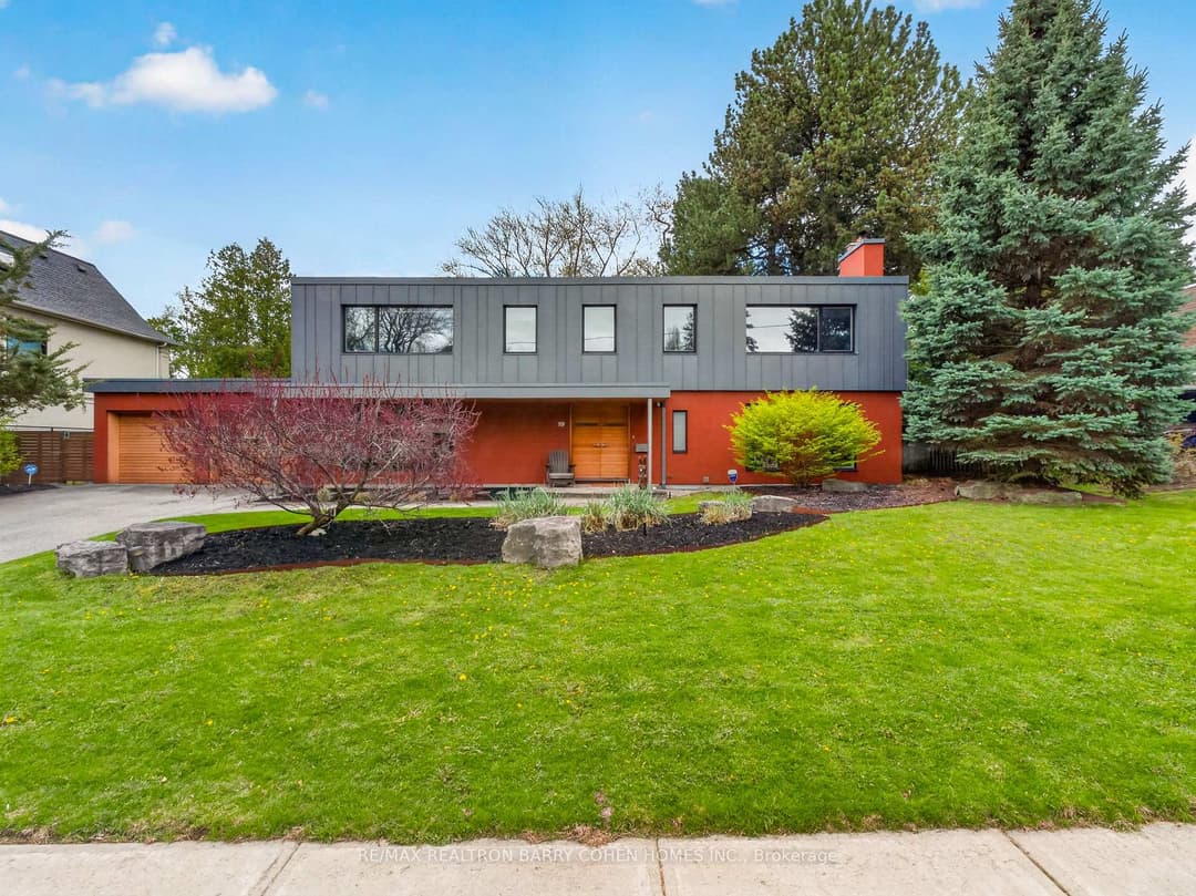 19 Saintfield Avenue, Bridle Path / York Mills / Hoggs Hollow