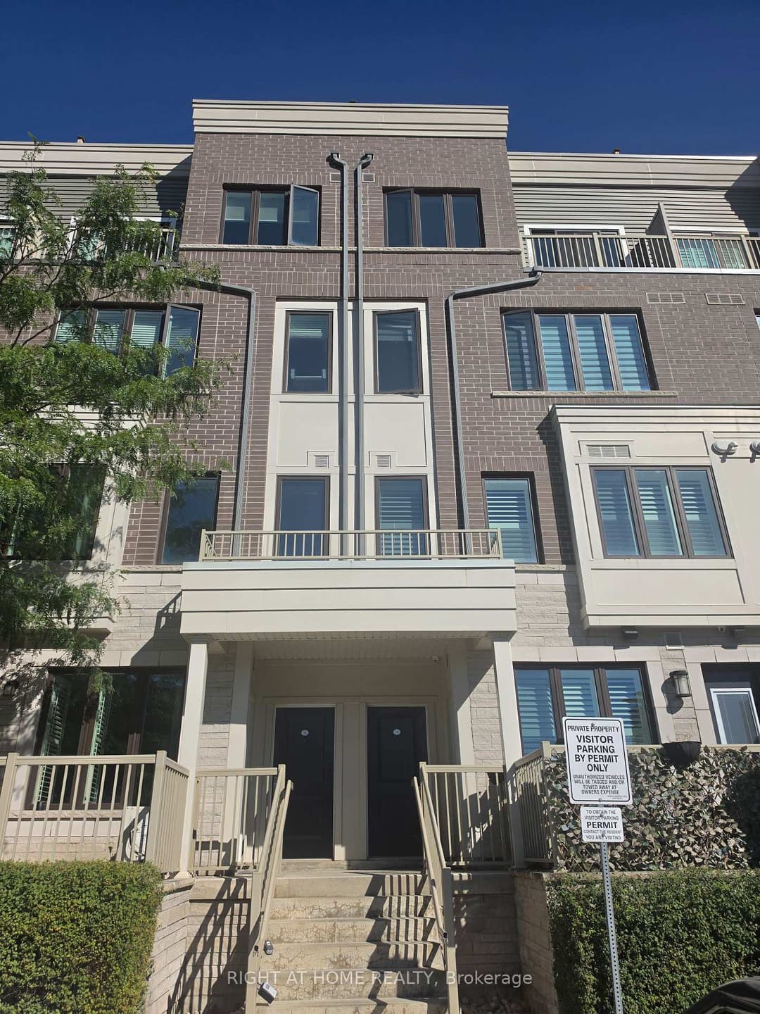 95 EASTWOOD PARK Garden Unit 15, Liberty Village / Parkdale / South Parkdale
