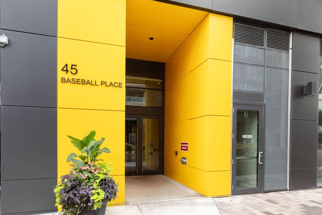 45 Baseball Place Unit 902, Riverdale / Leslieville