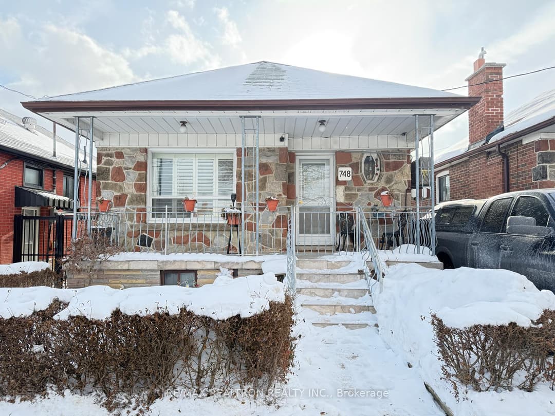 748 Vaughan Road, Forest Hill / Deer Park