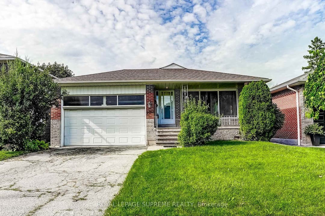 100 Summitcrest Drive, Etobicoke (Kingsview Village / Humber Heights)