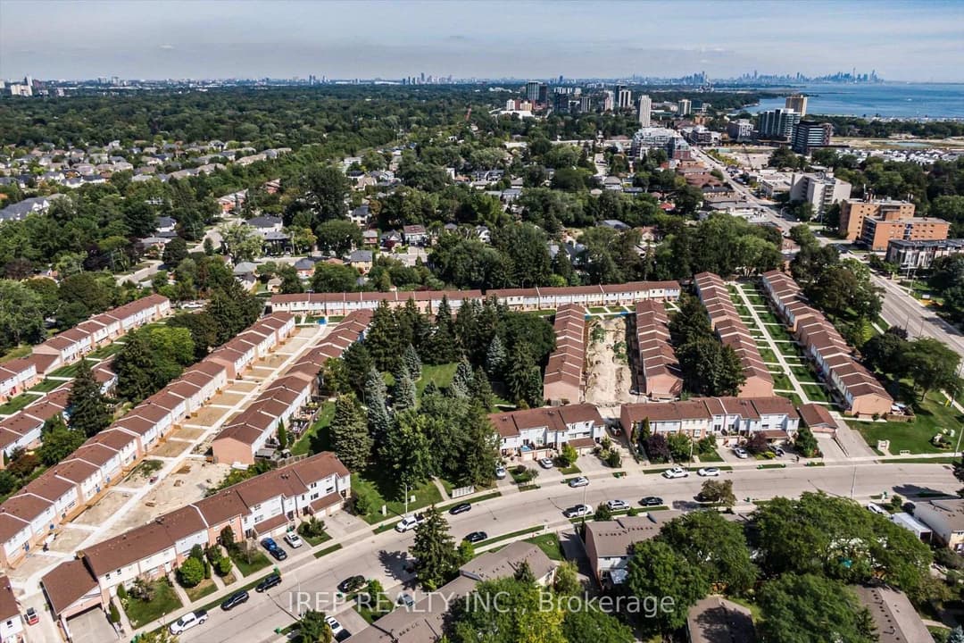 1055 Shawnmarr Road Unit 43, Mississauga