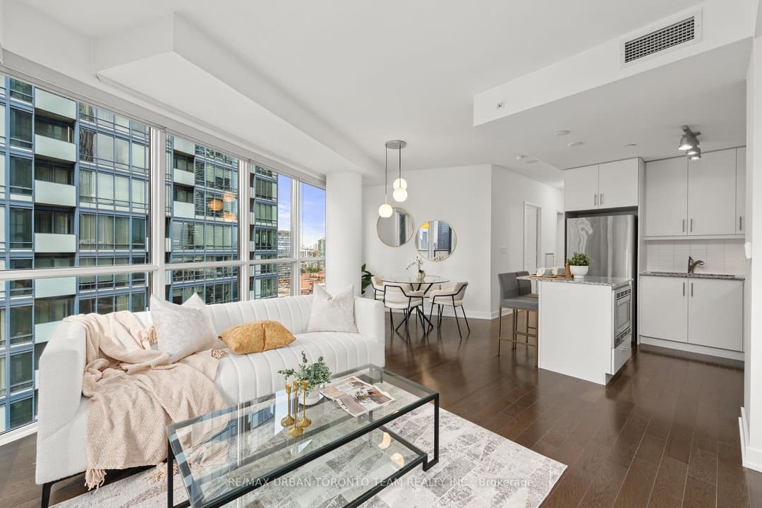 1 The Esplanade Avenue Unit 2104, Regent Park / Cabbagetown / St. James Town